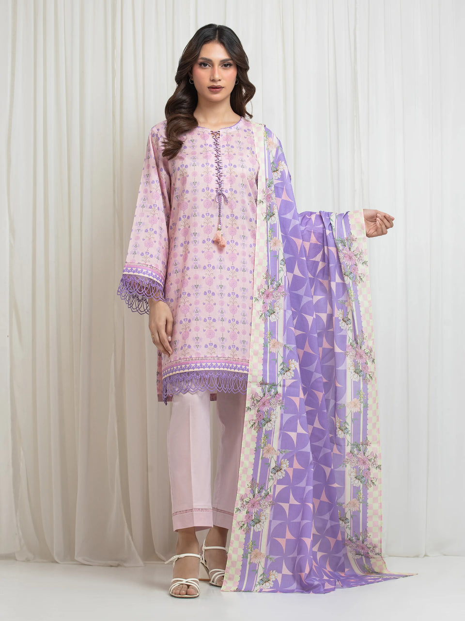 Edenrobe Allure Lawn 06 - Lilac Garden three-piece unstitched printed lawn suit by Edenrobe
