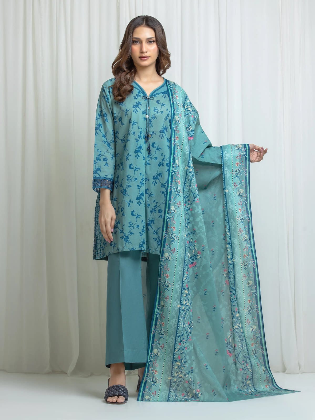 Edenrobe Allure Lawn 21 - Turquoise Bloom three-piece unstitched printed lawn suit by Edenrobe